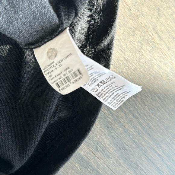 Pierre Cardin Mens Lightweight Sweater (M) and Crossbody bag. Comes as a set. - Picture 9 of 16